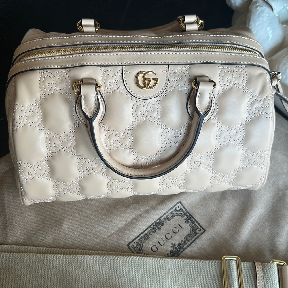 GG Matelassé medium bag
